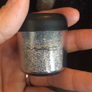 MAC 3D Glitter